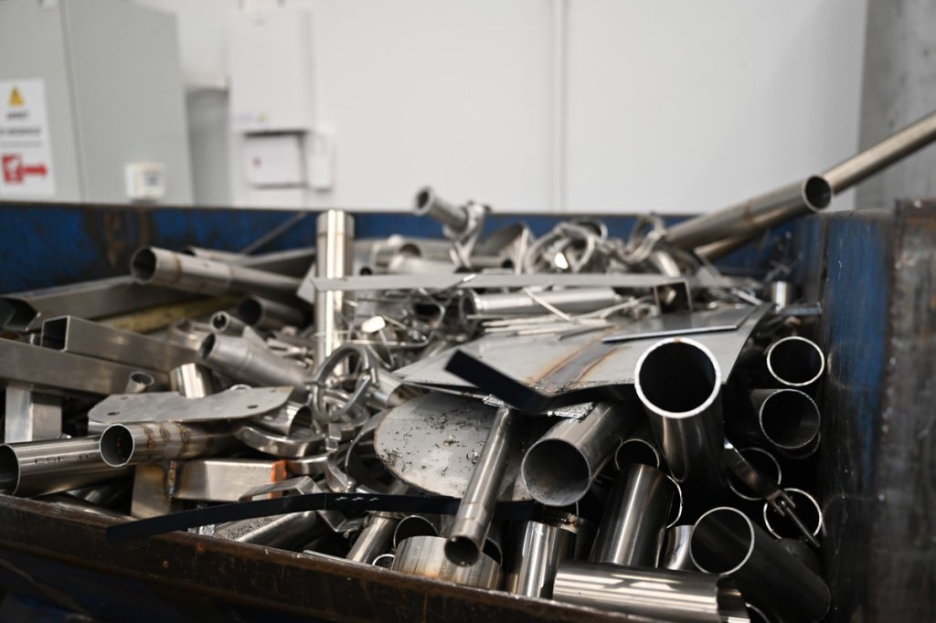 NOTRE-ADN-Charte-RSE-Recyclage-inox-matériaux-conformité-grands-groupes-01 NOTRE ADN Charte RSE Recyclage inox matériaux conformité grands groupes